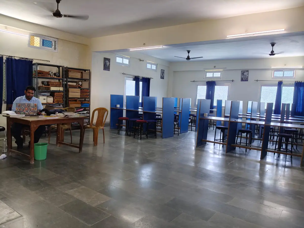 Dhirendra Mahila P.G. College: campus photo 2