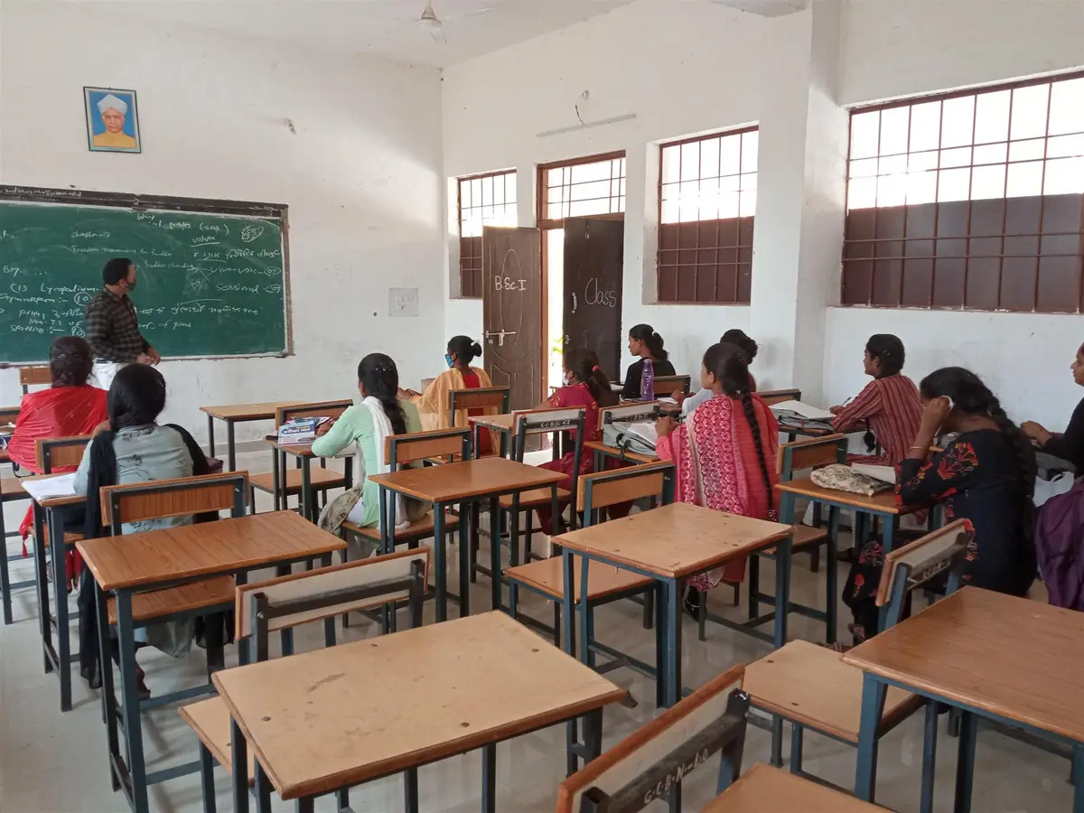 Dhurwarao Madiya Government Naveen College, Bhairamgarh: campus photo 3