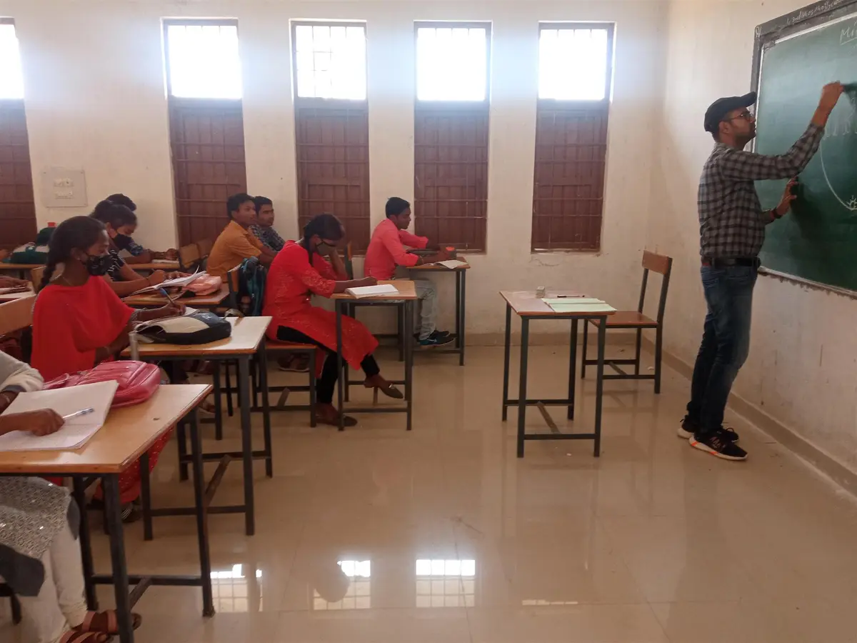 Dhurwarao Madiya Government Naveen College, Bhairamgarh: campus photo 5