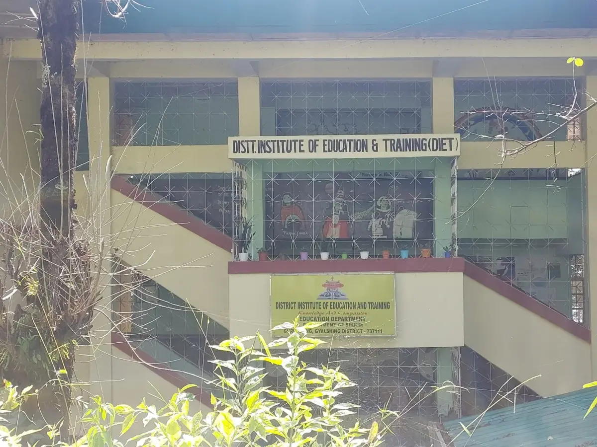 DIET, west: campus photo 5