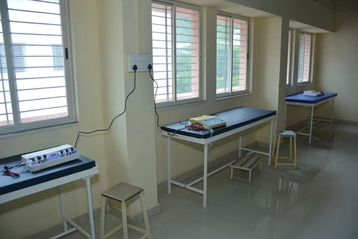 Dr B G Dere Physiotherapy College: campus photo 3