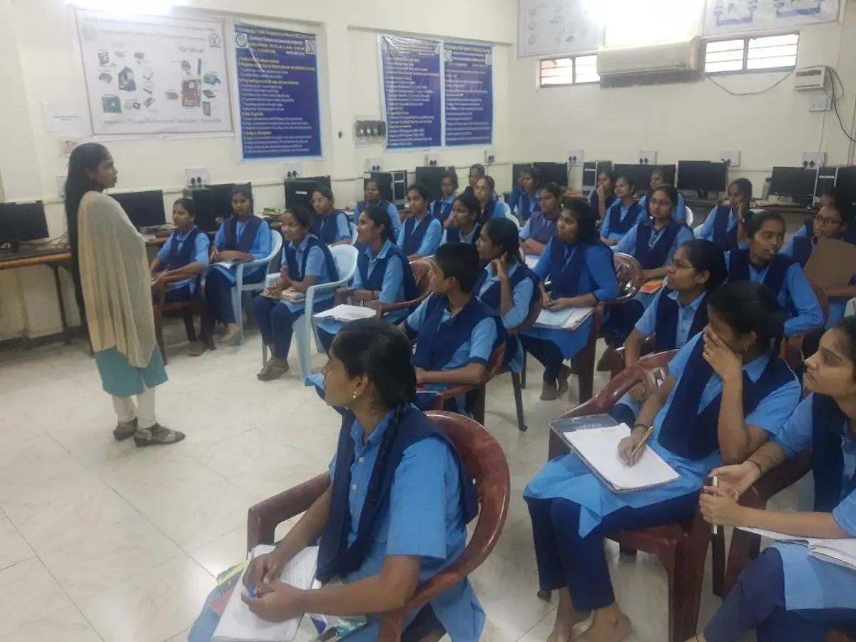 Dr Br Ambedkar Govt Polytechnic for Women Karimnagar: campus photo 1