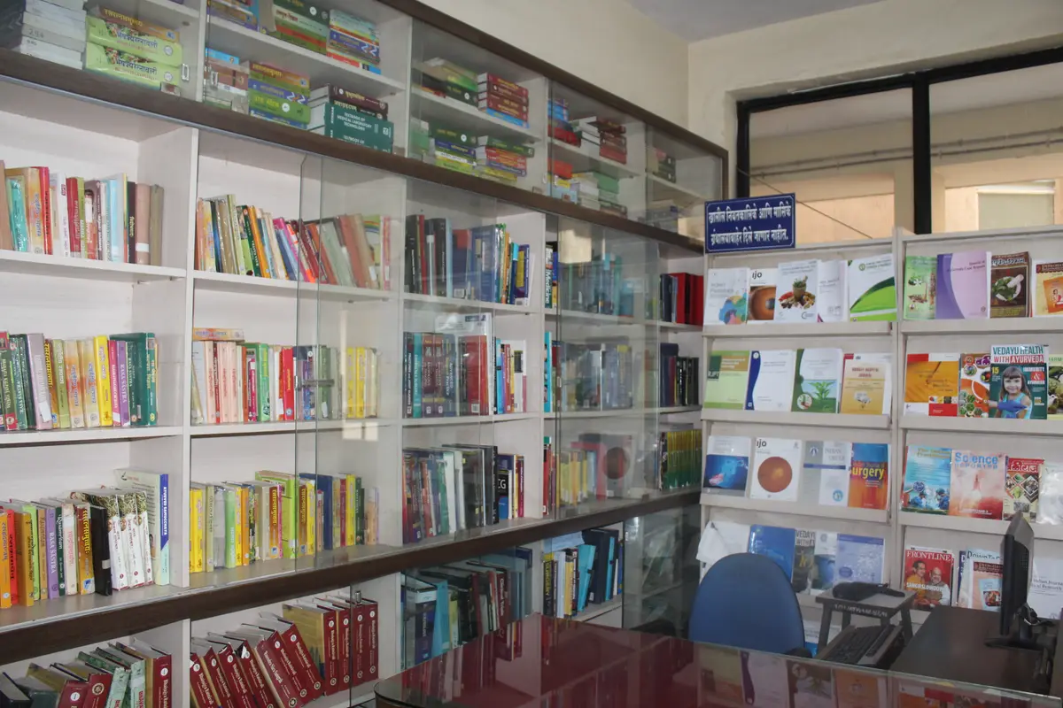 Dr. G.D. Pol Foundations, Y.M.T. Ayurvedic Medical College and Hospital: campus photo 2