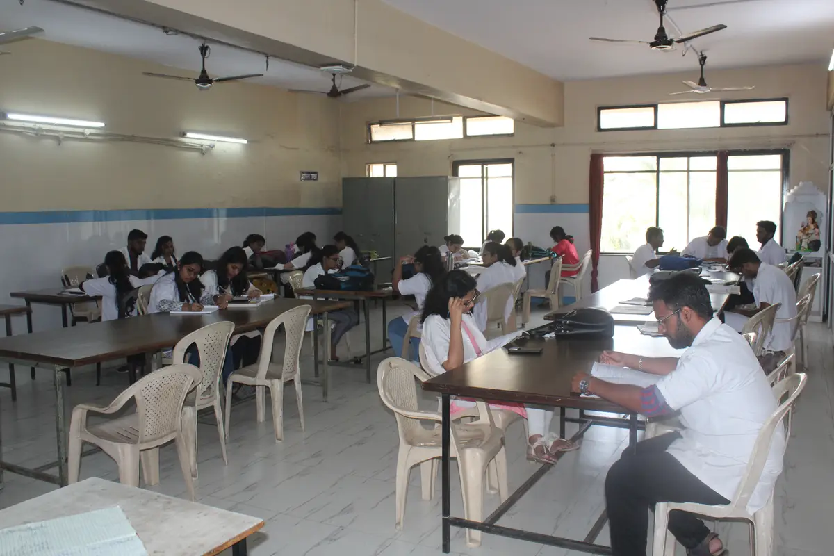 Dr. G.D. Pol Foundations, Y.M.T. Ayurvedic Medical College and Hospital: campus photo 6