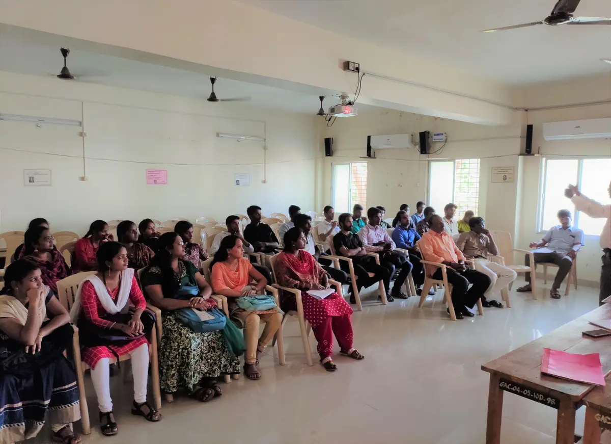 Dr. S.R.K. Govt. Arts College campus photo 2