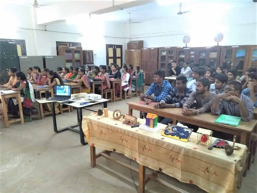 Dr. S.R.K. Govt. Arts College campus photo 1