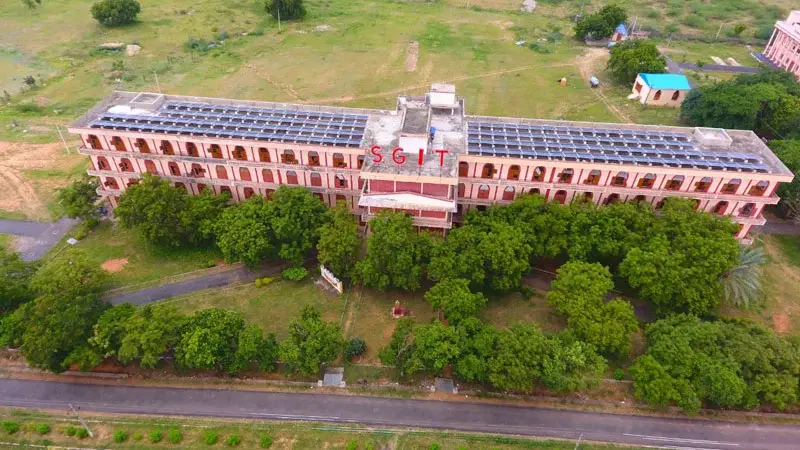 DR campus photo 7