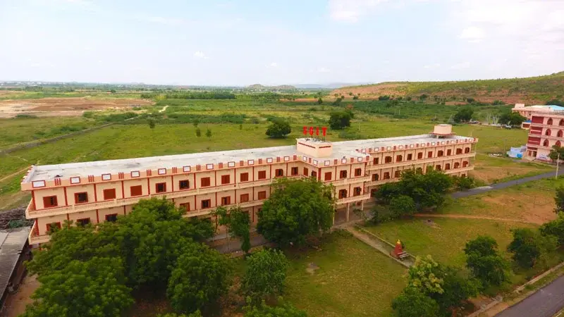 DR campus photo 4