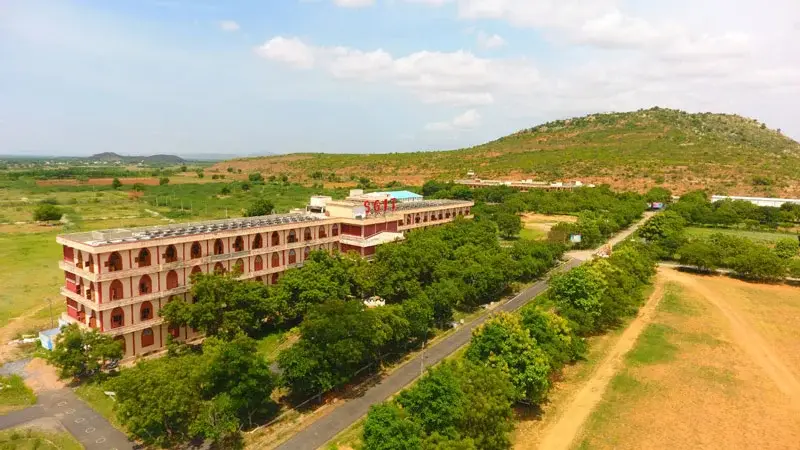 DR campus photo 1