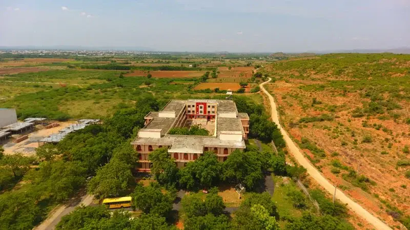 DR campus photo 3