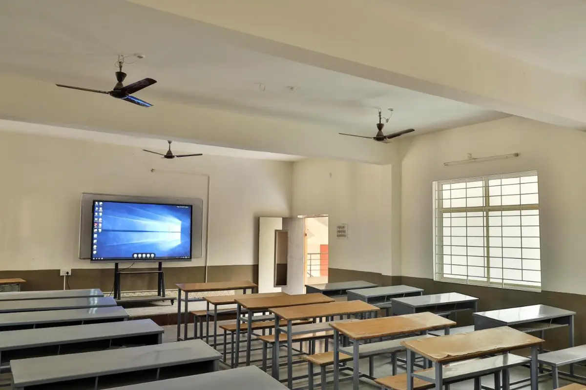 Dr YSR Architecture and Fine Arts University: campus photo 8