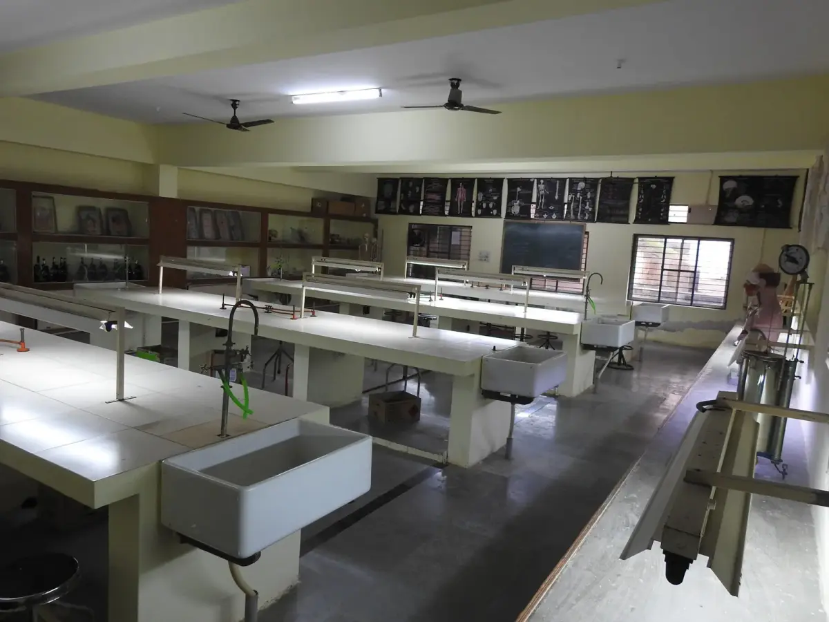 East West College of Pharmacy campus photo 4