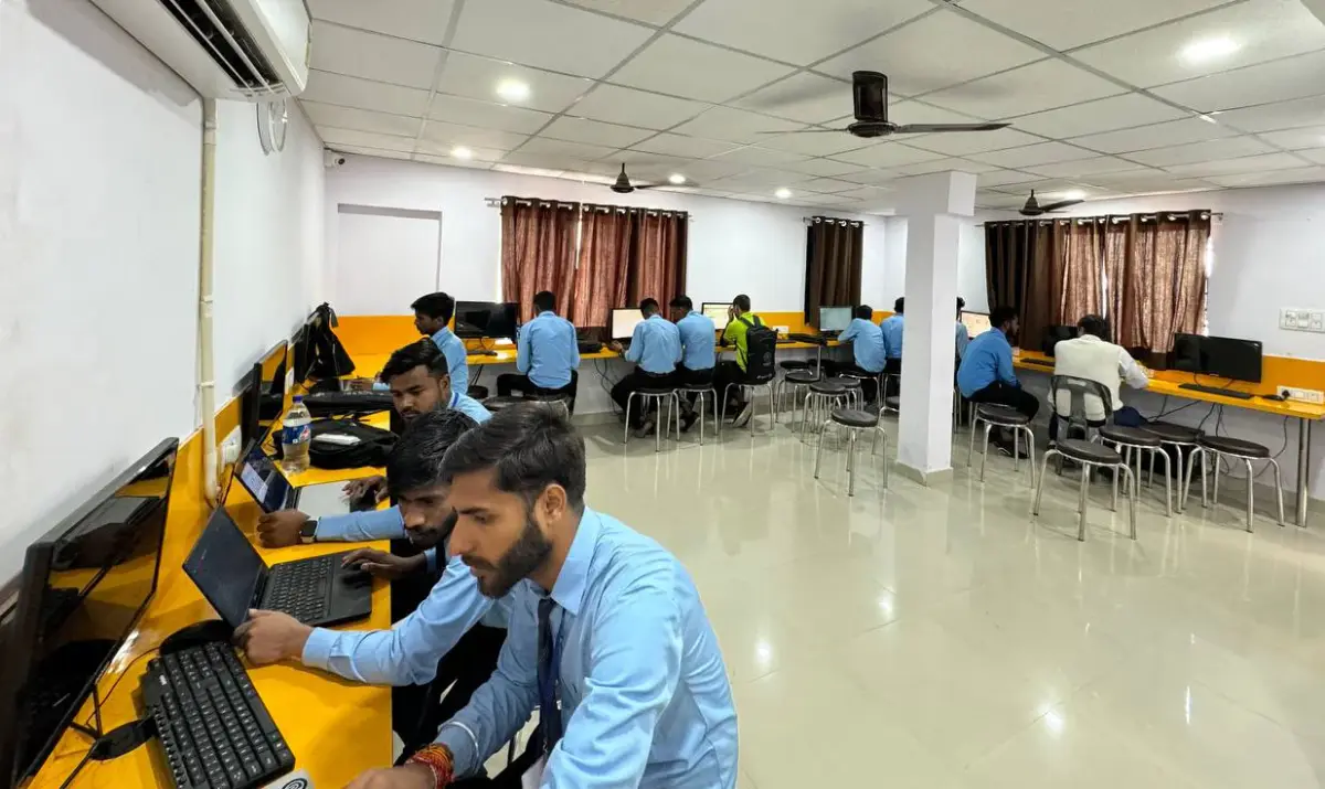 FILM INSTITUTE OF e-MITS LUCKNOW: campus photo 6