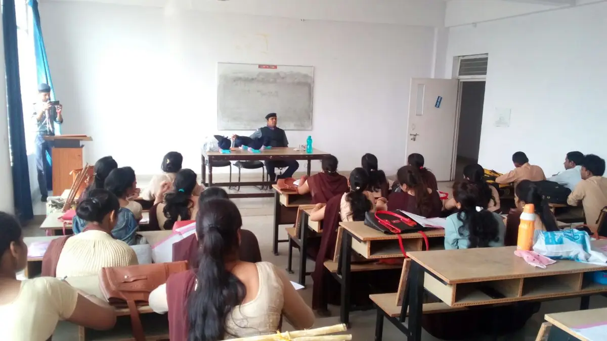 G and R Institute of Management and Technology, Bhulandshar: campus photo 4