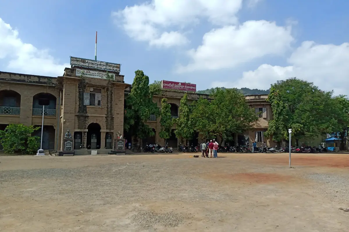 Gandhiji Mahila Kalasala campus photo 7