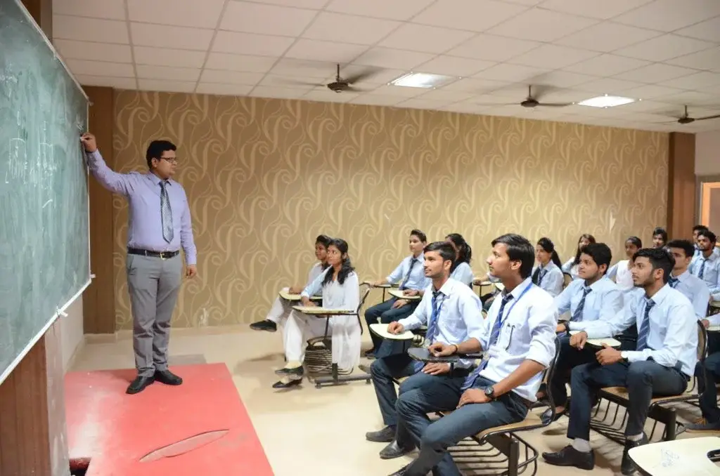 Goel Group of Institutions: campus photo 2