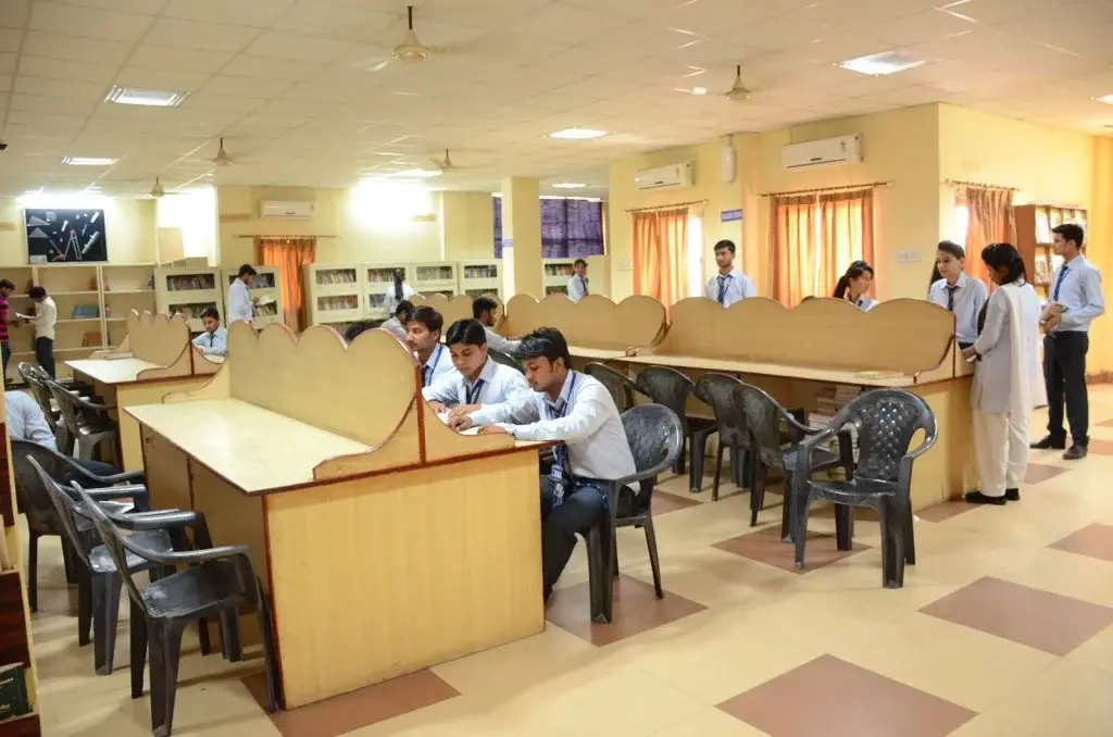 Goel Institute of Pharmacy and Sciences: campus photo 7