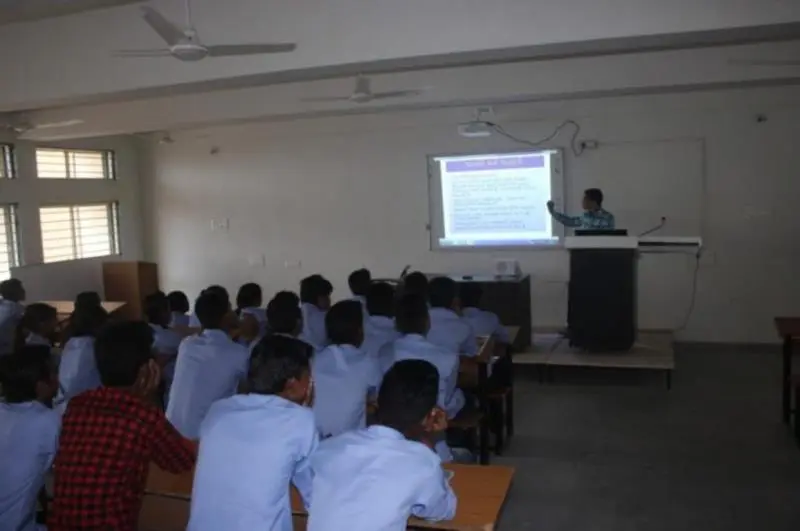 Government Arts College Amirgadh: campus photo 3