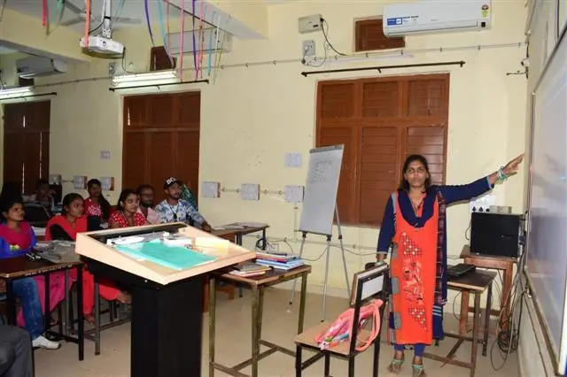 Government Chandulal Chandrakar Arts and Science College: campus photo 5