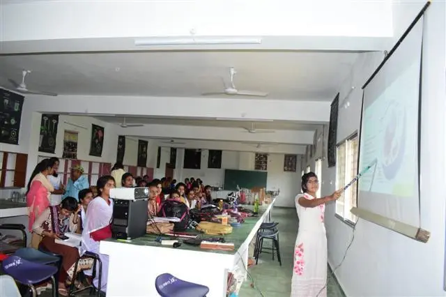 Government Chandulal Chandrakar Arts and Science College: campus photo 1
