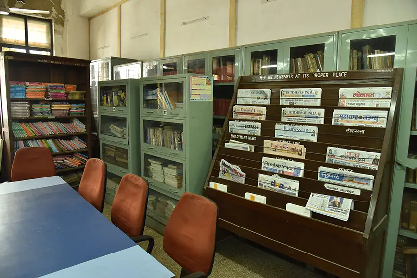 Government of Maharashtra Sydenham College of Commerce & Economics B Road Churchgate Mumbai campus photo 4