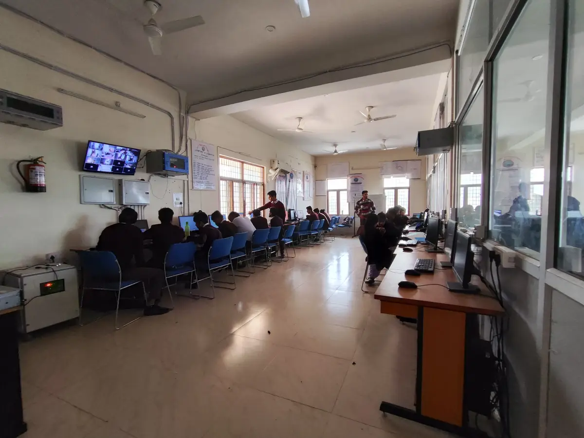 Government Polytechnic: campus photo 8