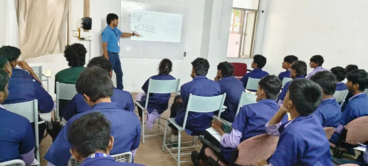Government Polytechnic College Maheshwaram: campus photo 6
