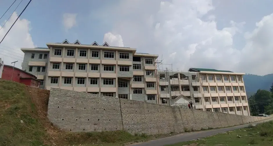 Govt. College, Basa, Distt Mandi: campus photo 2