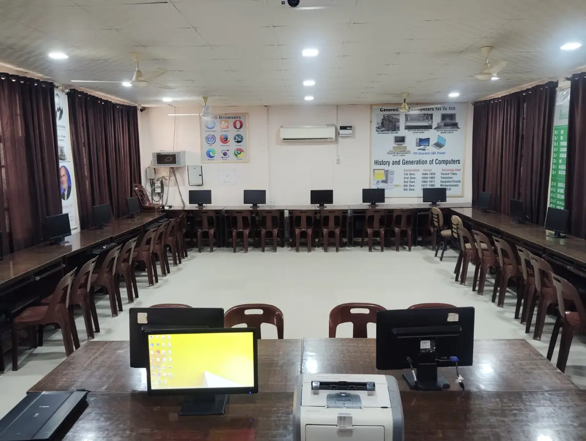 Govt College campus photo 3