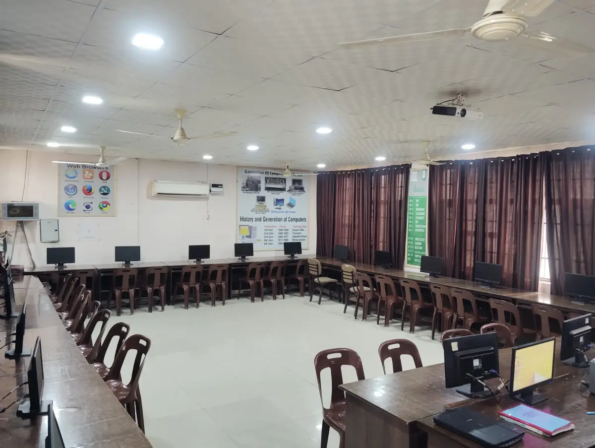 Govt College campus photo 4