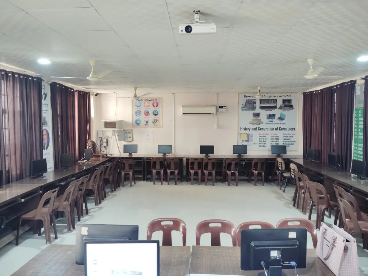 Govt College campus photo 5