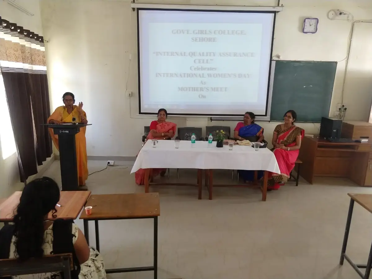 Govt. Girls College: campus photo 7