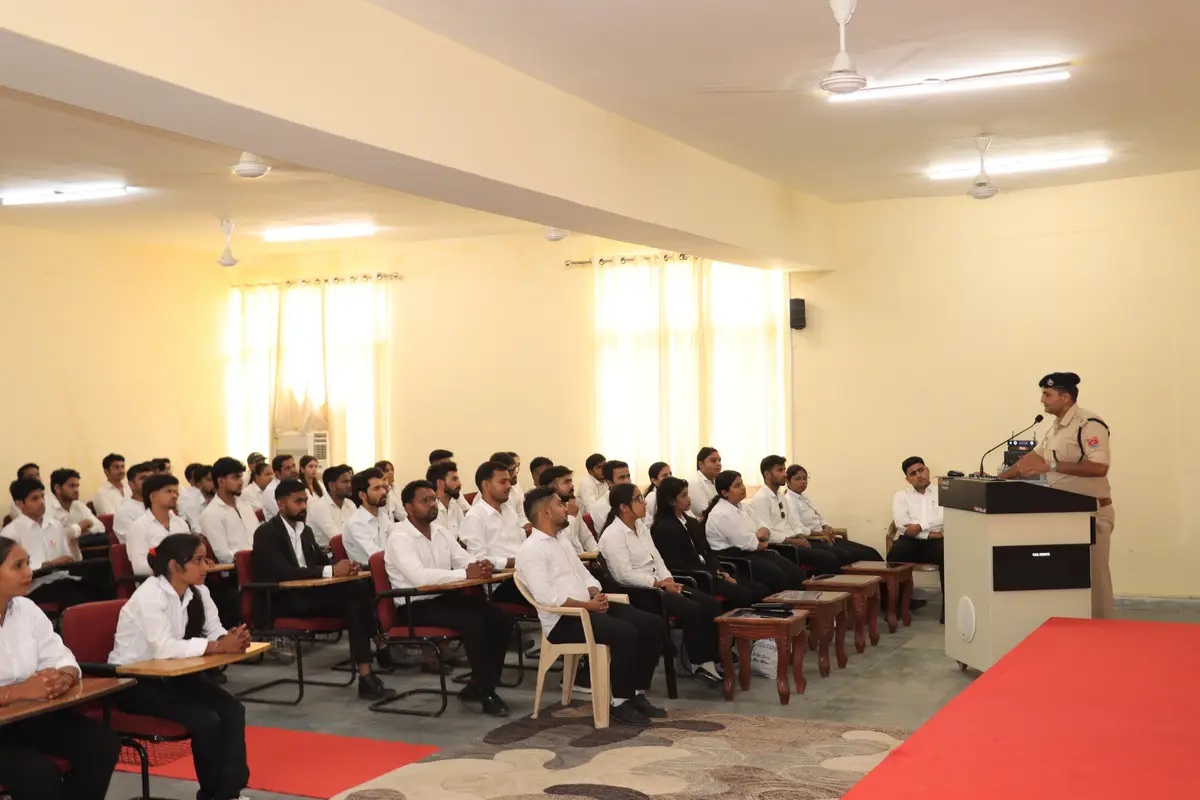 Govt. Law College: campus photo 8