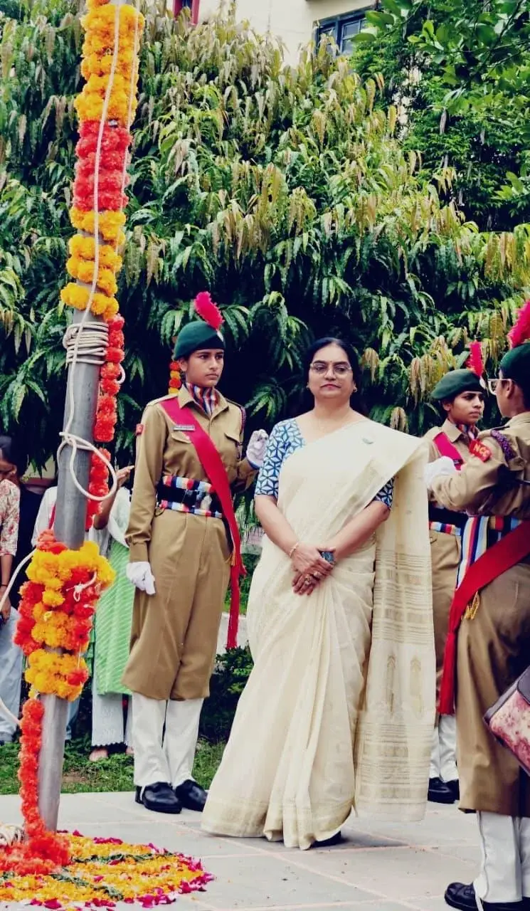Govt. Meera Girls College: campus photo 3