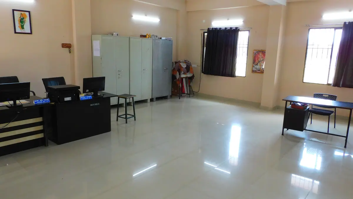 Govt Naveen College Vatgan campus photo 3