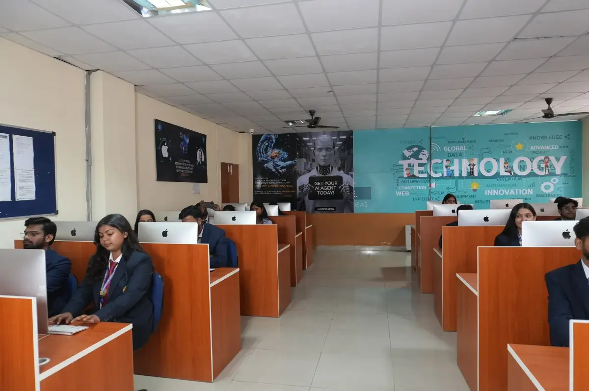 Greater Noida Institute of Management: campus photo 7