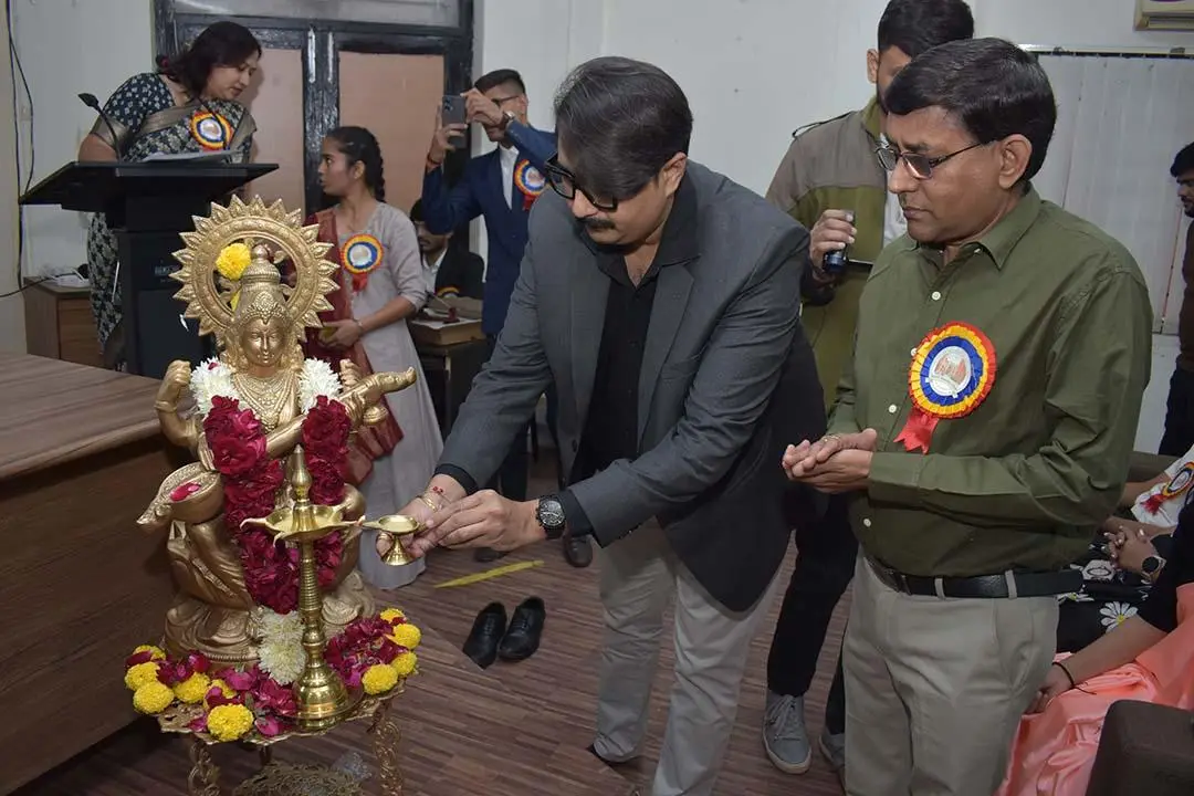 Gujarat Commerce College: campus photo 2