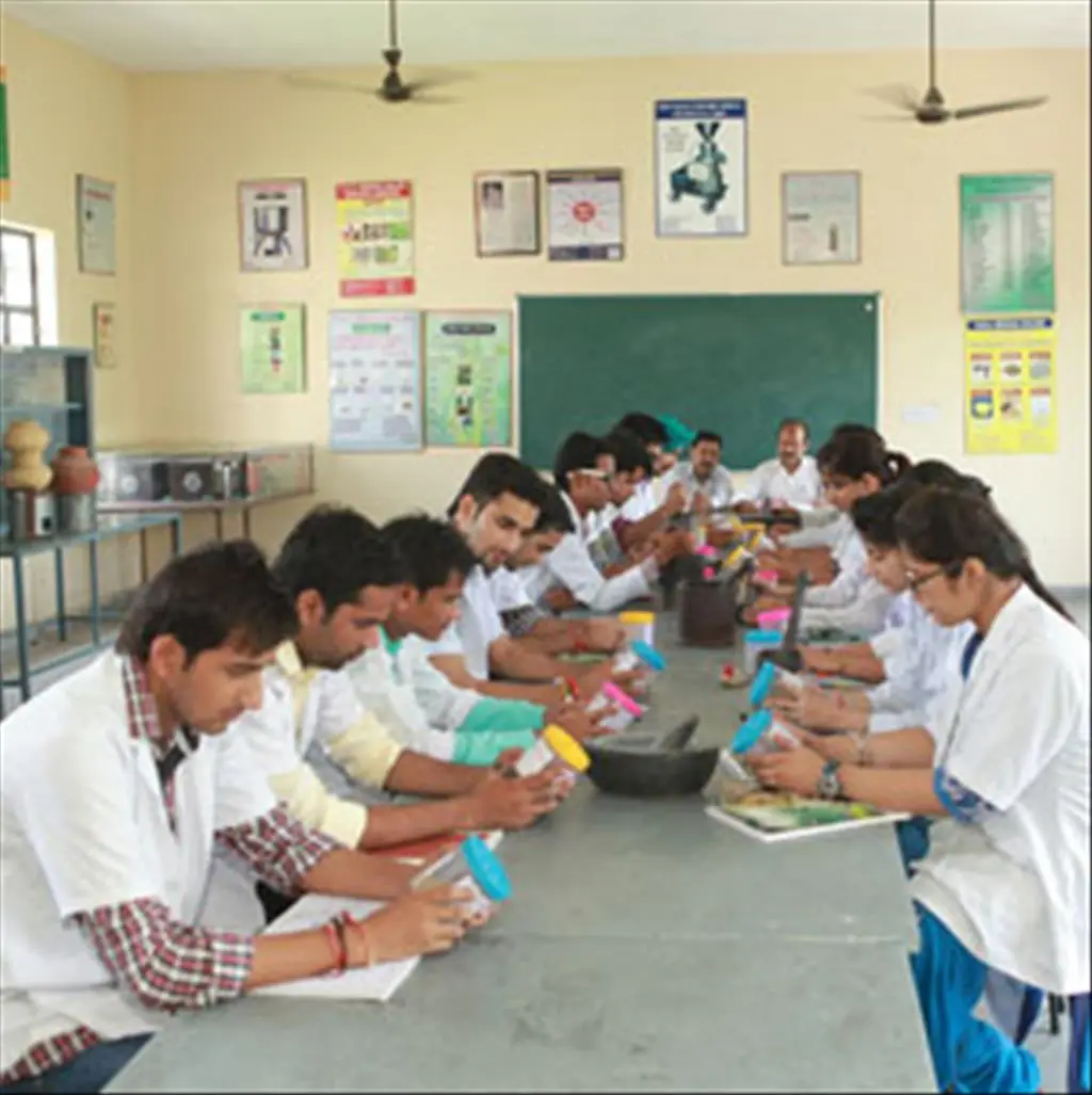 Guru Nanak College of Education campus photo 1