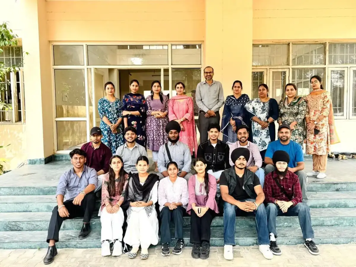 Guru Nanak Dev University College Nakodar: campus photo 4