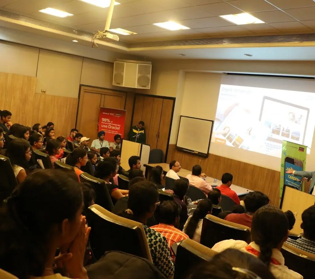 Guru Nanak Khalsa College of Arts, Science and Commerce: campus photo 3