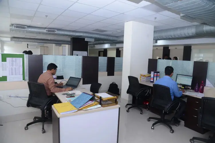 Healthworld Hospitals (A Unit of Parashmani Medical Centre Private Limited): campus photo 4