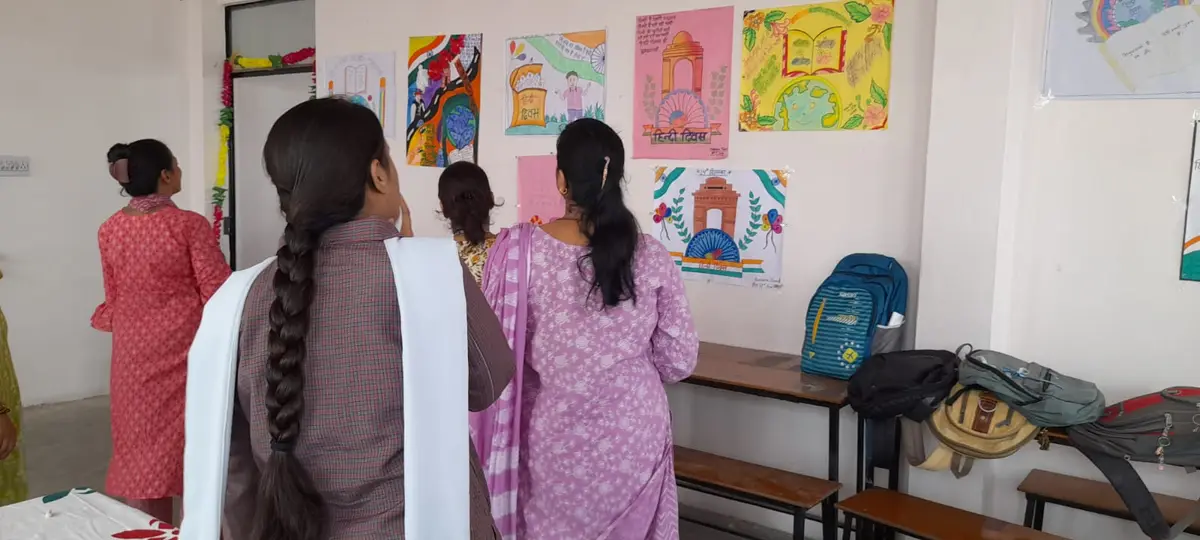 Heeralal Yadav Balika Degree College, Sarojni Nagar: campus photo 8