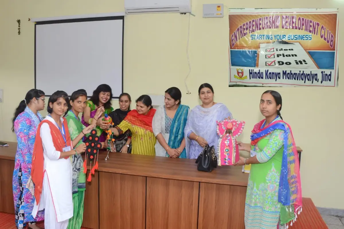 Hindu Kanya Mahavidyalaya: campus photo 4