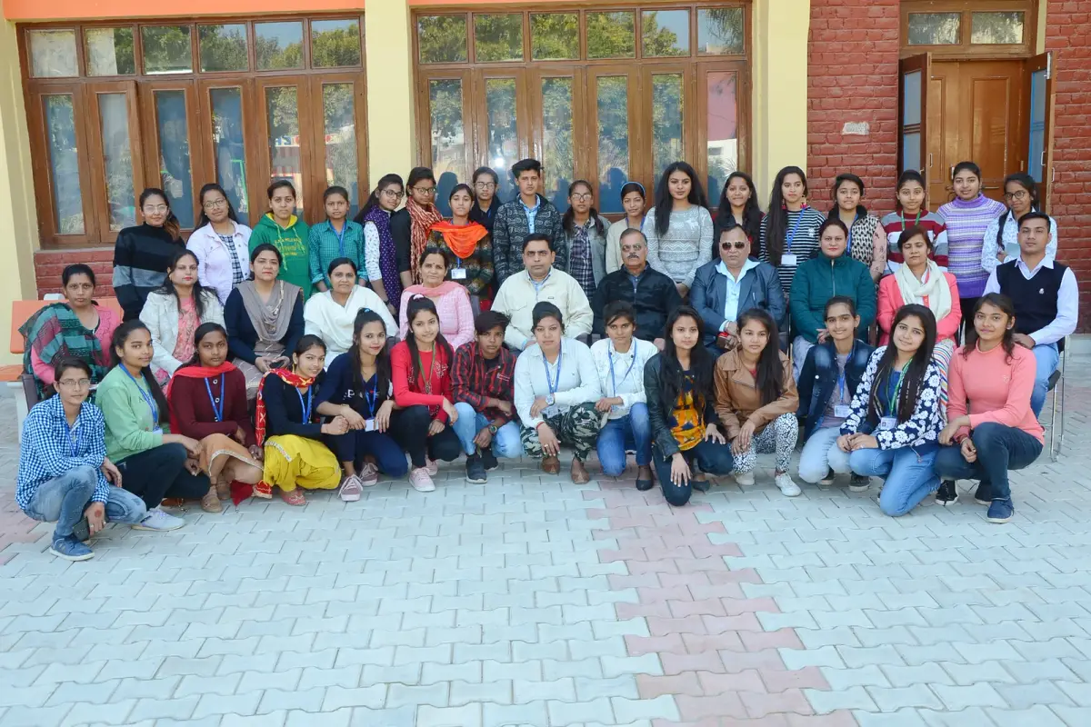 Hindu Kanya Mahavidyalaya: campus photo 8