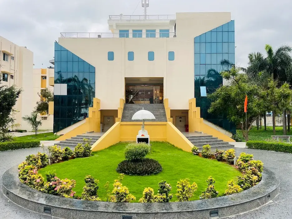 HIOMT campus photo 6