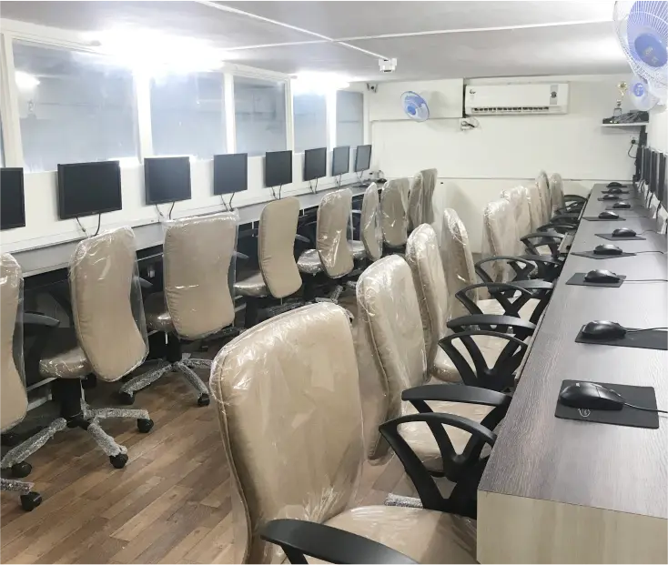 H.R. College of Commerce and Economics: campus photo 5