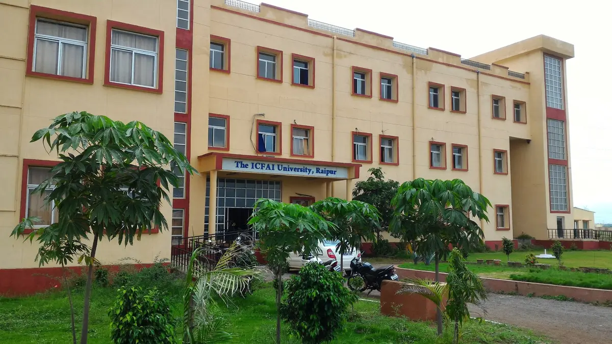 IB campus photo 7