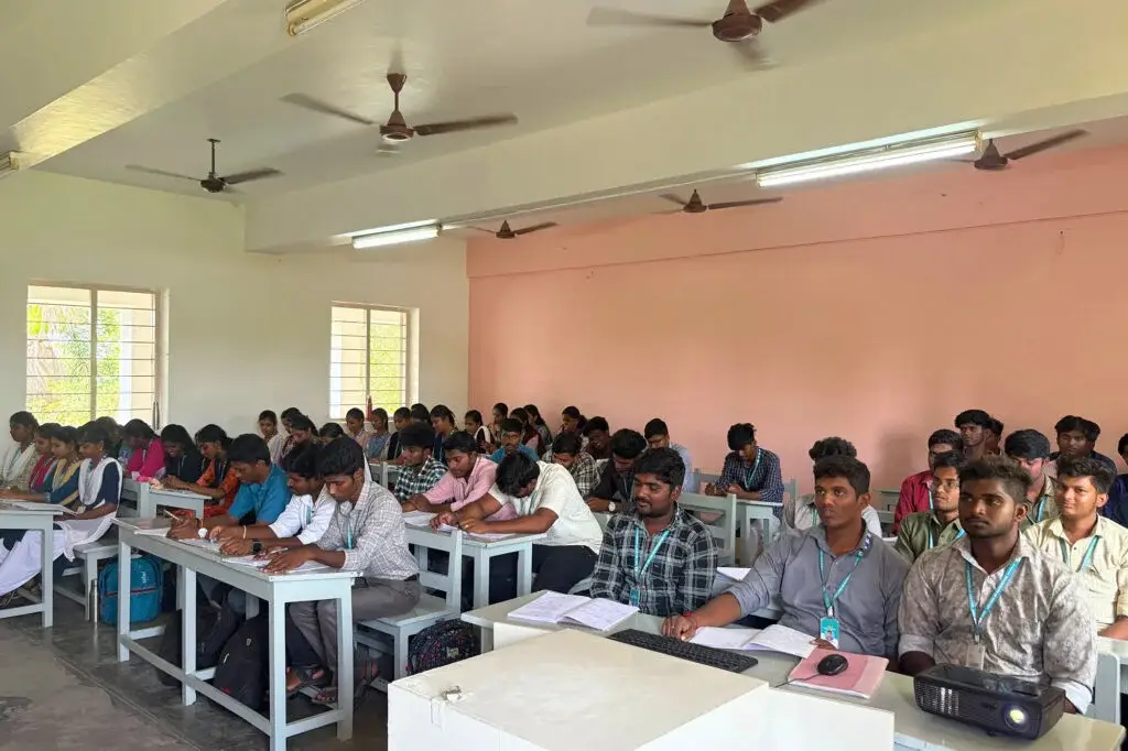 IFET College of Engineering: campus photo 2