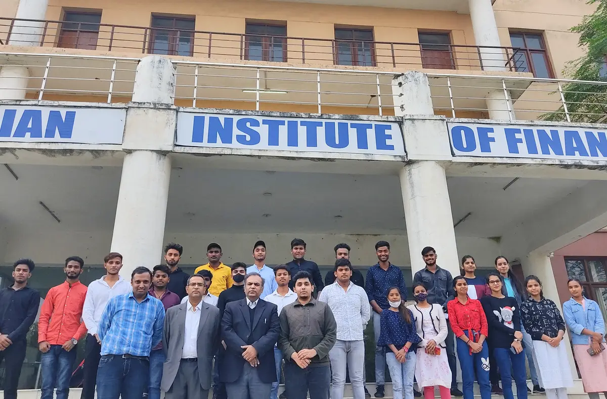 Iif College of Commerce and Management Studies: campus photo 6