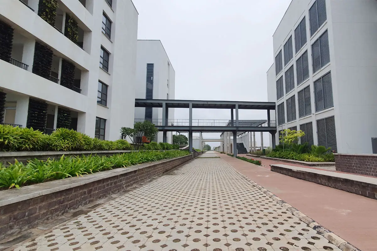 IRIIOM campus photo 2